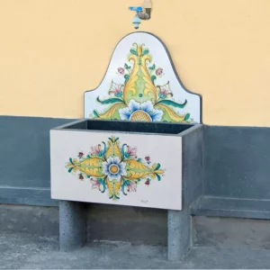 fontana-in-pietra-decorata-1024x1024